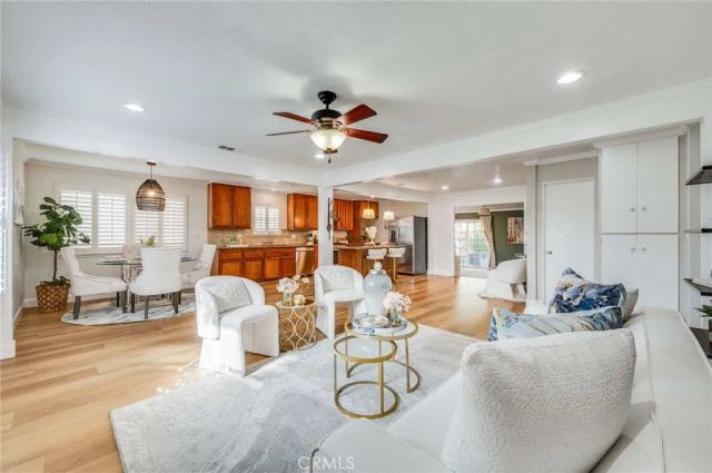 11321 212th, Lakewood, CA 90715