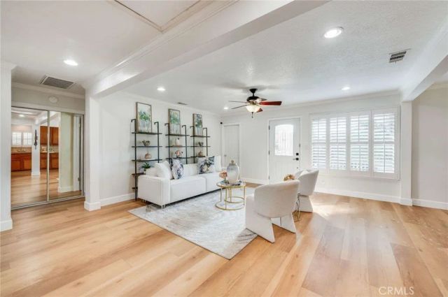 11321 212th, Lakewood, CA 90715