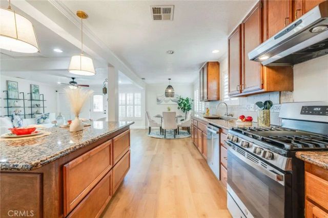 11321 212th, Lakewood, CA 90715