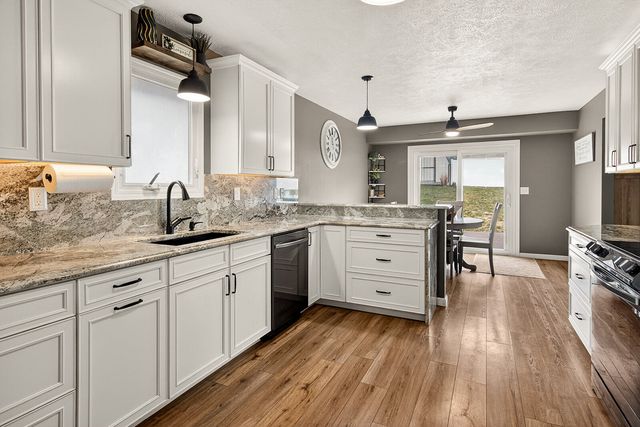 6302 Winchester Drive, Rockford, IL 61109