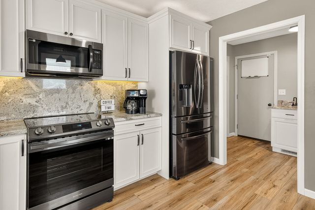 6302 Winchester Drive, Rockford, IL 61109