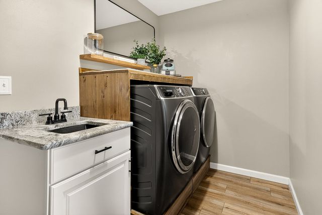 6302 Winchester Drive, Rockford, IL 61109