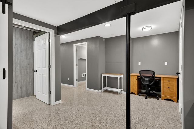 6302 Winchester Drive, Rockford, IL 61109