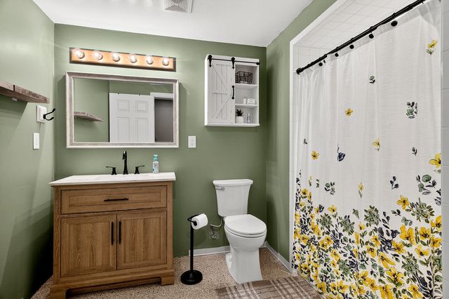 6302 Winchester Drive, Rockford, IL 61109