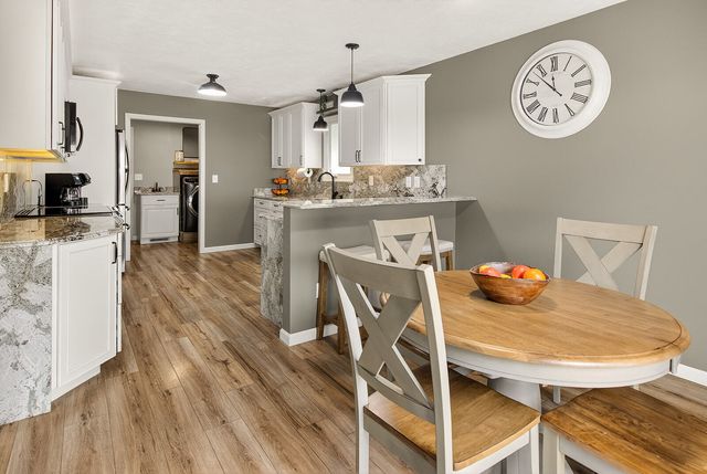 6302 Winchester Drive, Rockford, IL 61109