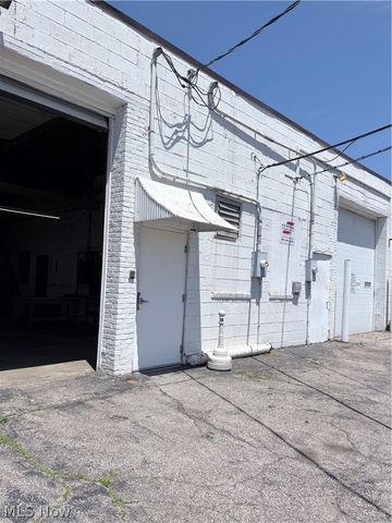 3202 St Clair Avenue NE, Cleveland, OH 44114