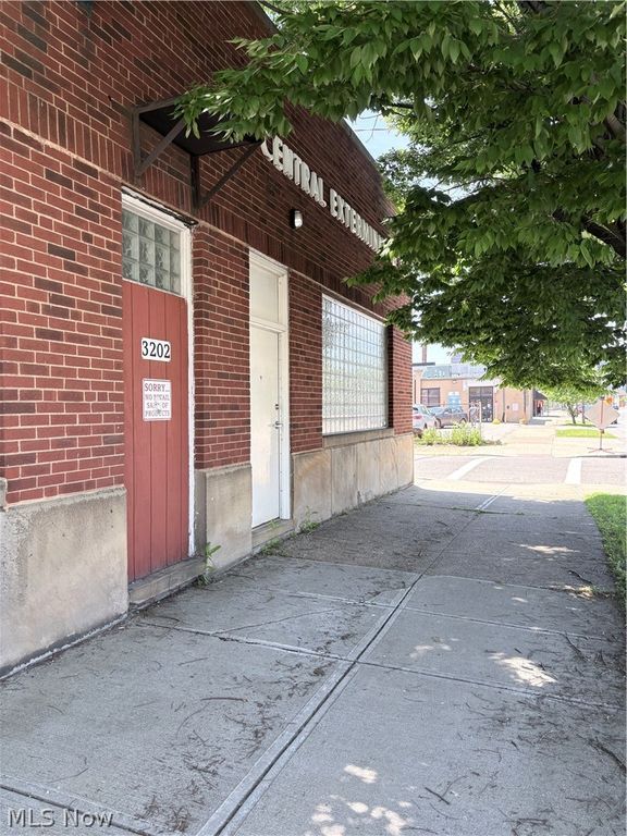 3202 St Clair Avenue NE, Cleveland, OH 44114