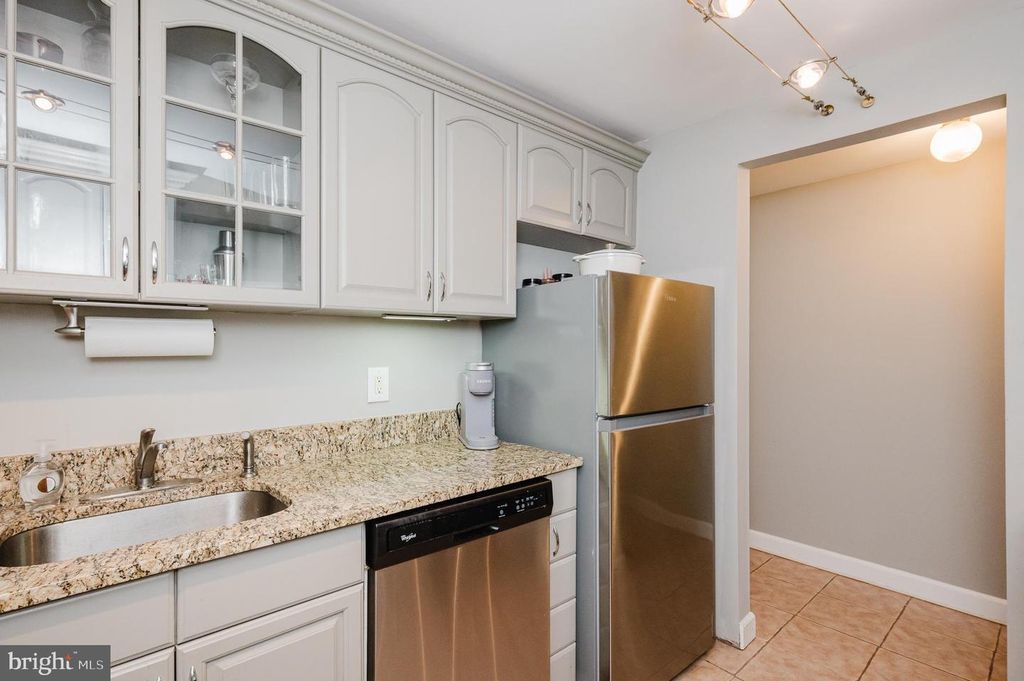 Image 17 of property listing at 28 ALLEGHENY AVE #1512, Towson, MD 21204