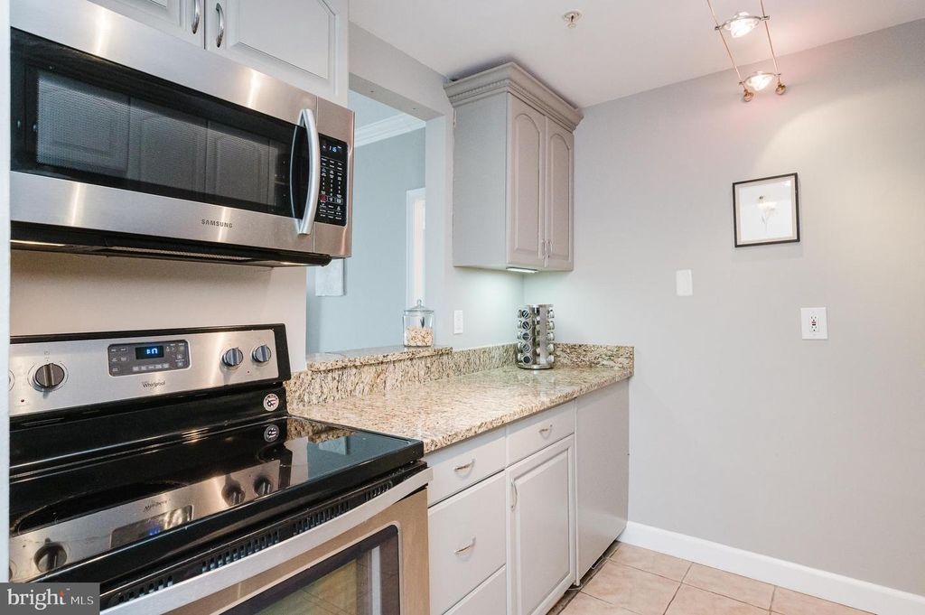 Image 20 of property listing at 28 ALLEGHENY AVE #1512, Towson, MD 21204