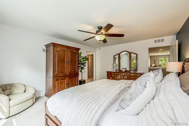 58939 Winnowing Circle S, South Lyon, MI 48178