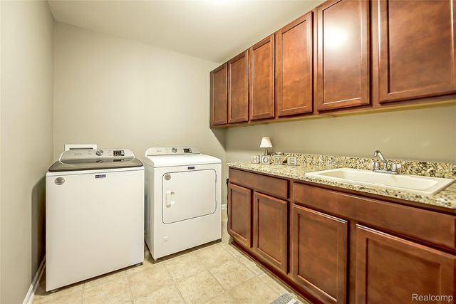 58939 Winnowing Circle S, South Lyon, MI 48178