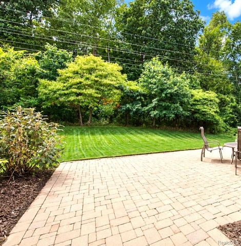58939 Winnowing Circle S, South Lyon, MI 48178