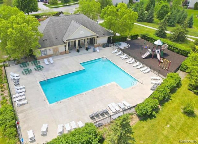 58939 Winnowing Circle S, South Lyon, MI 48178