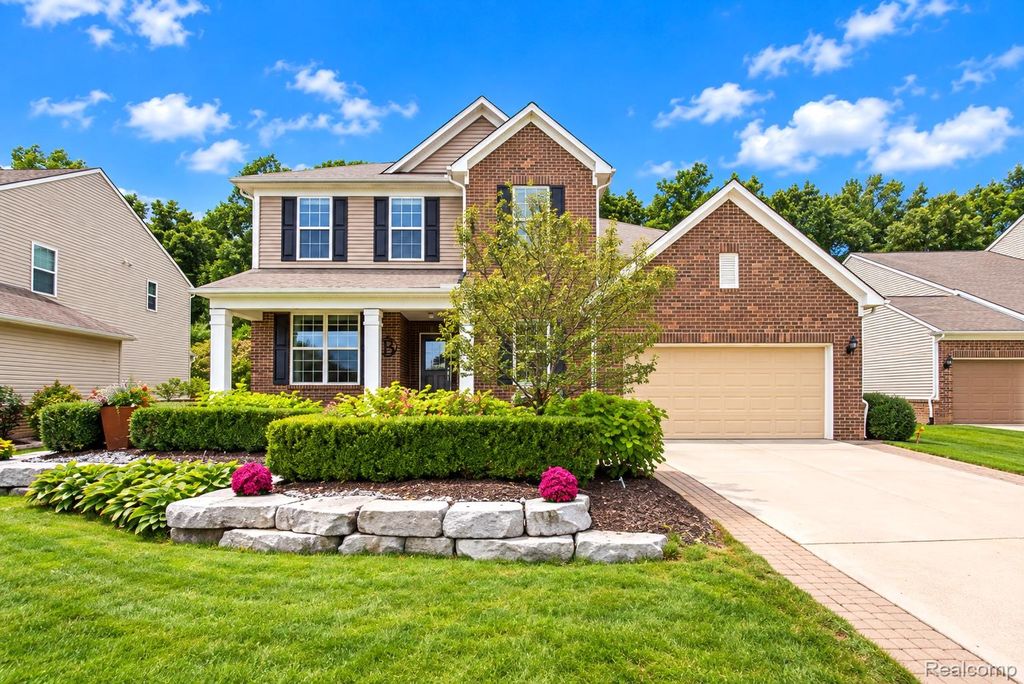 58939 Winnowing Circle S, South Lyon, MI 48178