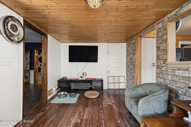 1616 Russell Ave, Louisville, KY 40213