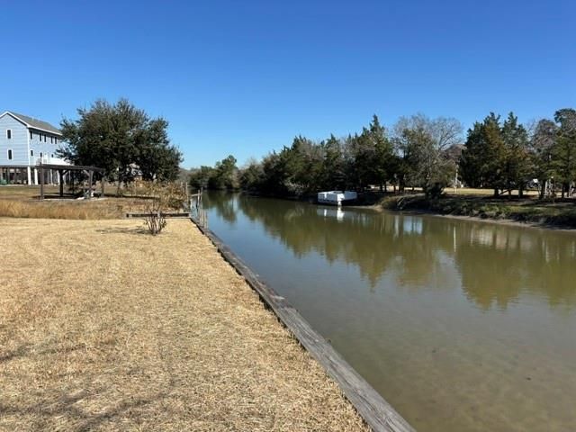 222 Rueorleans Street, Baytown, TX 77520