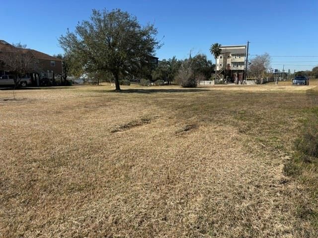 222 Rueorleans Street, Baytown, TX 77520