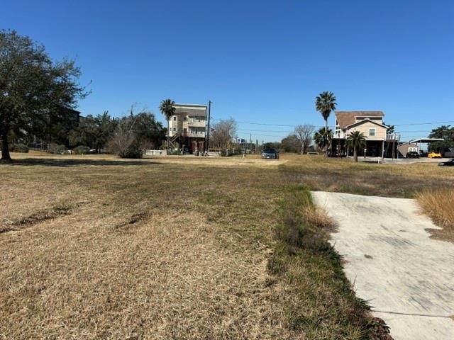 222 Rueorleans Street, Baytown, TX 77520