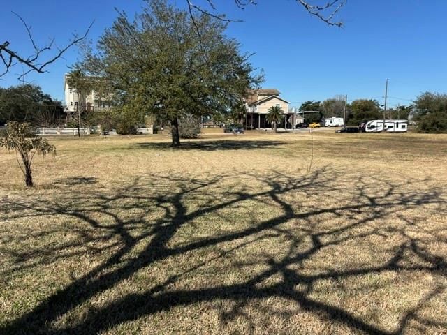 222 Rueorleans Street, Baytown, TX 77520