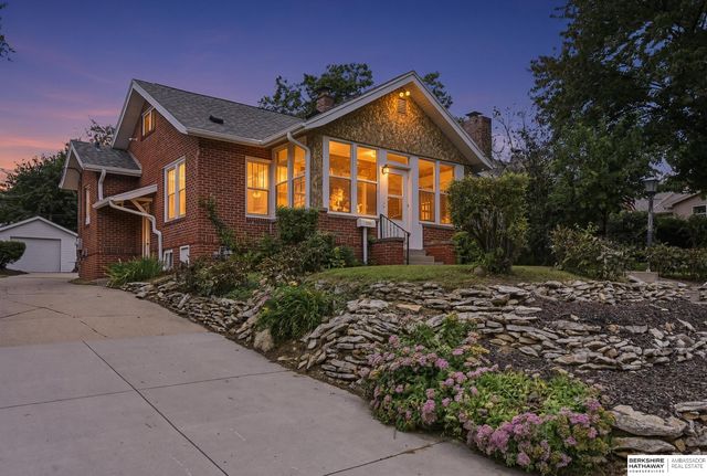 2338 N 66th Street, Omaha, NE 68104