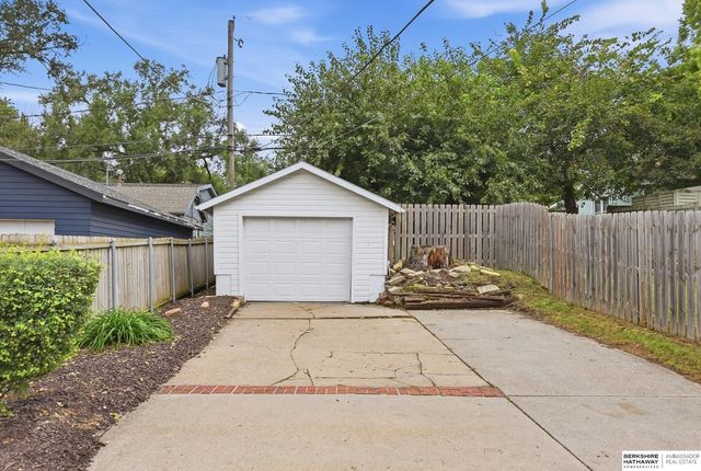 2338 N 66th Street, Omaha, NE 68104