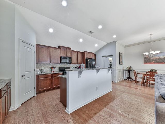 155 Abbey Circle, Woodstock, GA 30188