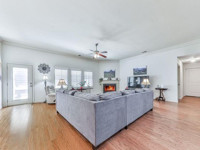 155 Abbey Circle, Woodstock, GA 30188