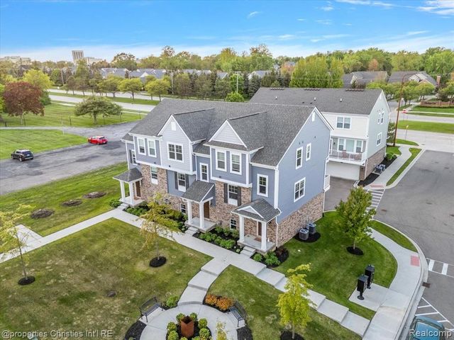 4953 Treeside Lane, Troy, MI 48098