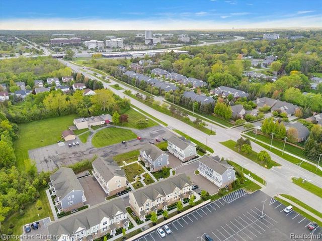 4953 Treeside Lane, Troy, MI 48098