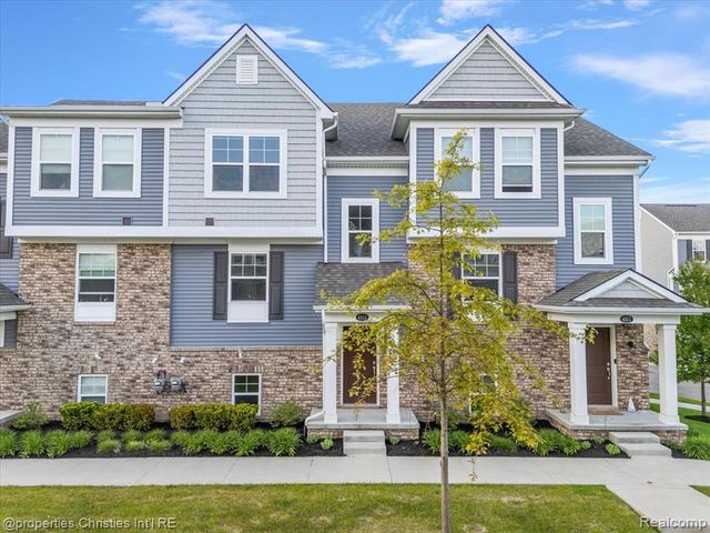 4953 Treeside Lane, Troy, MI 48098