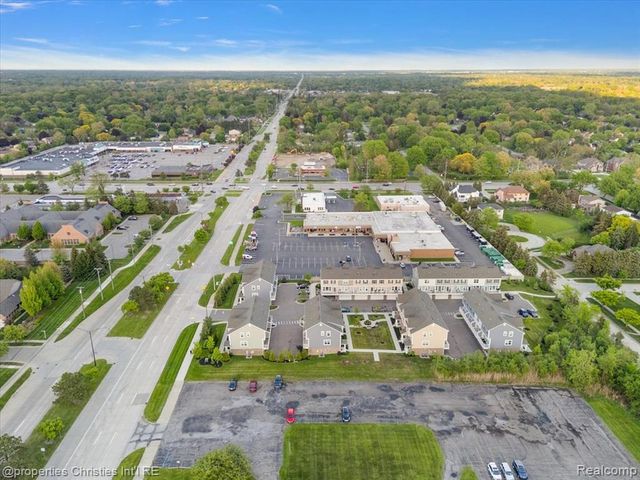 4953 Treeside Lane, Troy, MI 48098