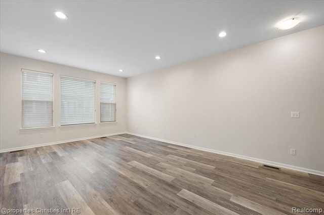 4953 Treeside Lane, Troy, MI 48098