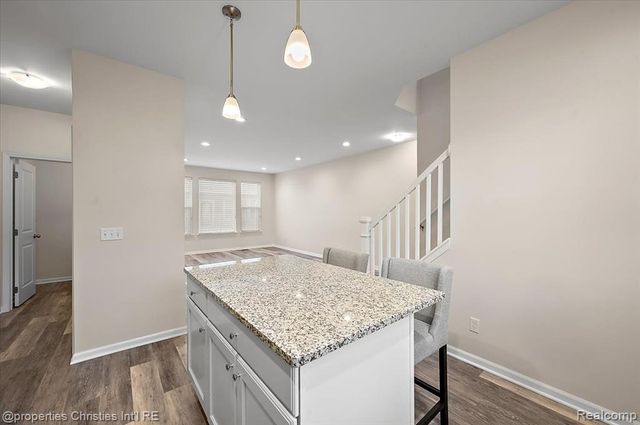 4953 Treeside Lane, Troy, MI 48098