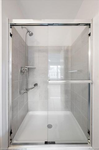 4953 Treeside Lane, Troy, MI 48098