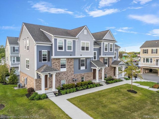 4953 Treeside Lane, Troy, MI 48098