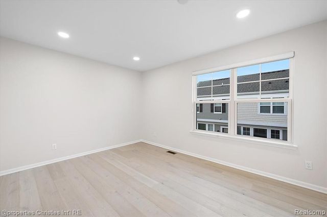 4953 Treeside Lane, Troy, MI 48098