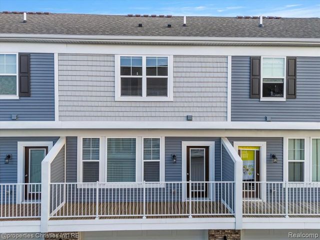 4953 Treeside Lane, Troy, MI 48098