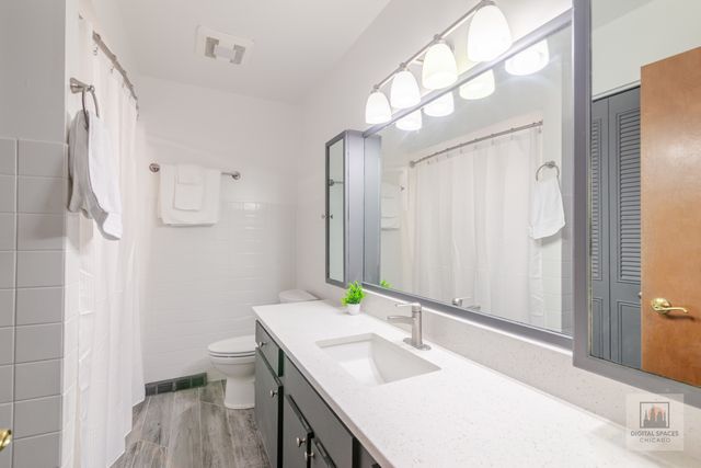 325 N Oak Park Avenue B, Oak Park, IL 60302