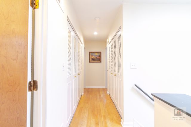 325 N Oak Park Avenue B, Oak Park, IL 60302