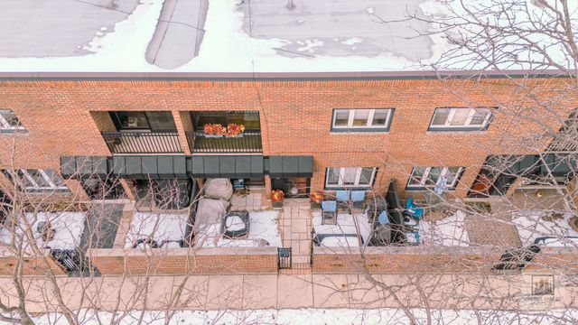325 N Oak Park Avenue B, Oak Park, IL 60302