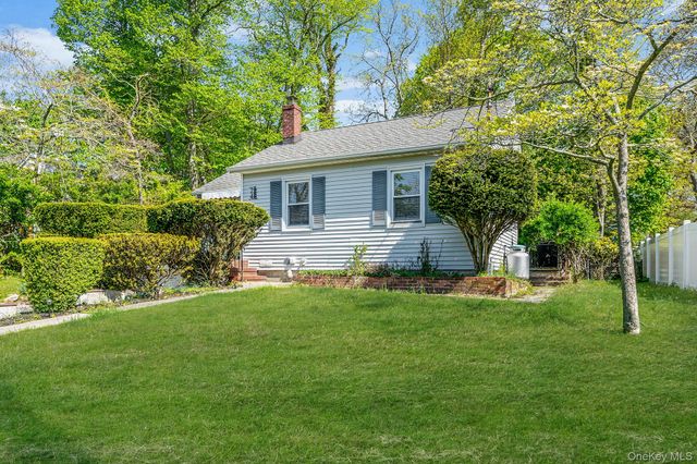 24 Locust Road, Wading River, NY 11792