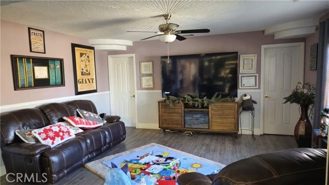 15274 Rodeo St, Hesperia, CA 92345