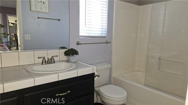 15274 Rodeo St, Hesperia, CA 92345