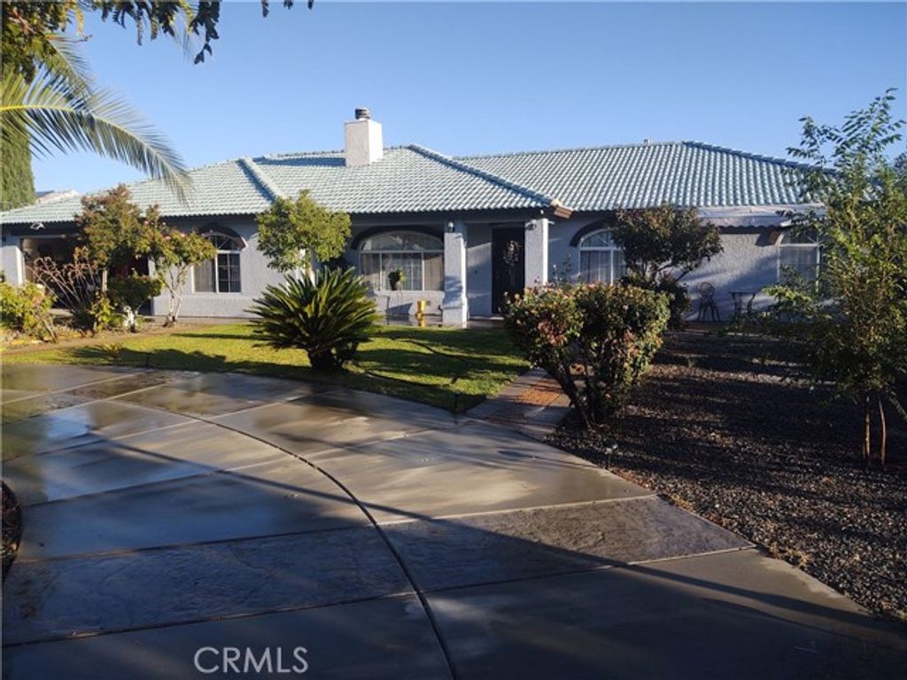 15274 Rodeo St, Hesperia, CA 92345