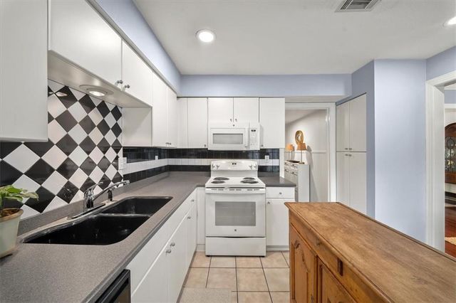 12 Queen Victoria Place NE, Atlanta, GA 30342
