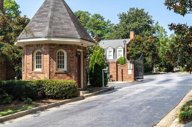 12 Queen Victoria Place NE, Atlanta, GA 30342