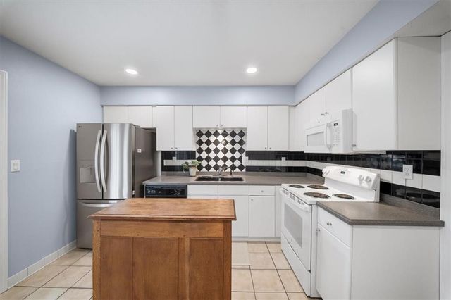 12 Queen Victoria Place NE, Atlanta, GA 30342