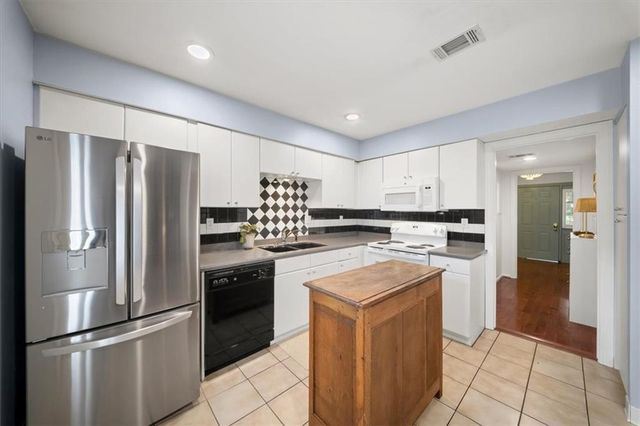 12 Queen Victoria Place NE, Atlanta, GA 30342