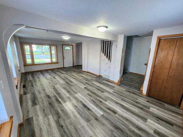 330 7th Street, Baraboo, WI 53913