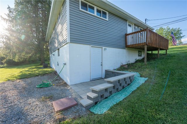 3862 State Route 31, Donegal, PA 15628